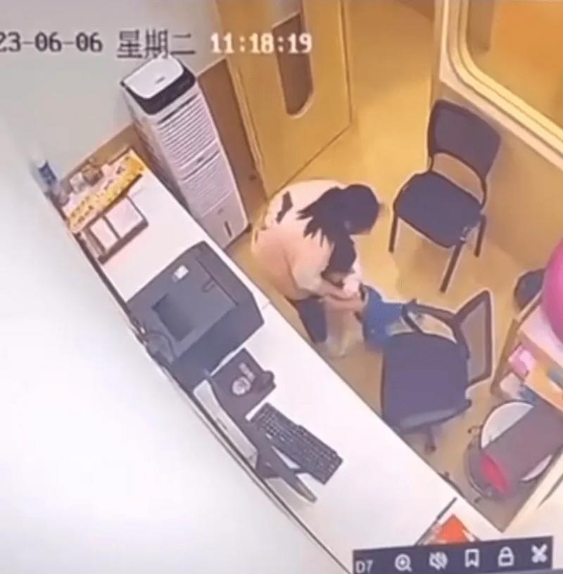 新澳门开奖记录和多名儿童遭老师殴打与老师殴打学生视频幼儿园